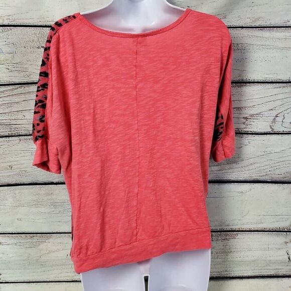 Vanity Coral Leopard Print Dolman Top Size M Animal Print Rhinestone Accent Blou - Picture 5 of 8